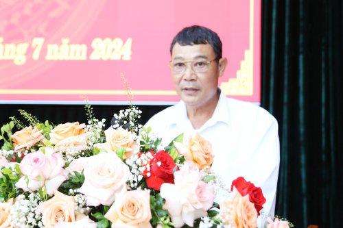 Ông Hoàng Tuấn Ngọc - đại biểu HĐND huyện tham gia thảo luận tại kỳ họp..jpg