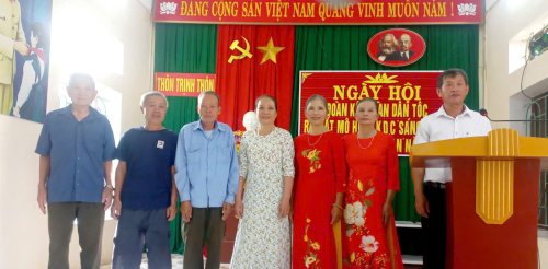 3. Ban điều hành KDC Sáng, Xanh, Sạch, Đẹp, An toàn  thôn trịnh thôn ra mắt.jpg