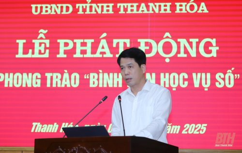 Đồng chí Trưởng Ban Tuyên giáo và Dân vận Tỉnh ủy Đào Xuân Yên trình bày Kế hoạch của Tỉnh ủy Thanh Hóa về triển khai phong trào “Bình dân học vụ số” trên địa.jpg