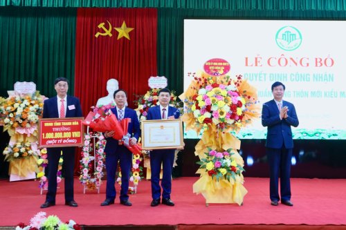 8. Công bố xã Hoằng Qùy huyện Hoằng Hóa đạt xã chuẩn NTM kiểu mẫu.jpg