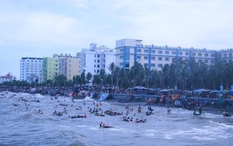 Chỉ trong 7 tháng, Khu du lịch sinh thái biển Hải Tiến đón lượng khách “khủng” – 1,2 triệu lượt người