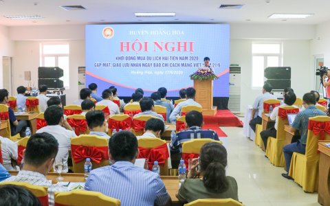 Huyện Hoằng Hóa khởi động mùa du lịch Hải Tiến năm 2020 và gặp mặt giao lưu nhân kỷ niệm 95 năm Ngày Báo chí cách mạng Việt Nam