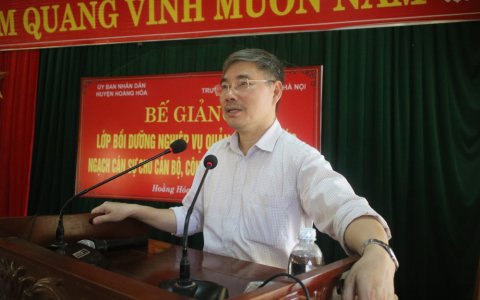 Bế giảng lớp bồi dưỡng nghiệp vụ quản lý Nhà nước ngạch cán sự cho cán bộ, công chức cấp xã năm 2018