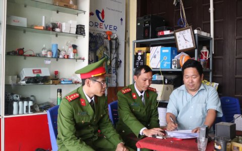 Công an Thị trấn Bút Sơn tăng cường thực hiện phòng ngừa đấu tranh các hành vi vi phạm về pháo và vật liệu nổ trong dịp tế nguyên đán Canh Tý 2020